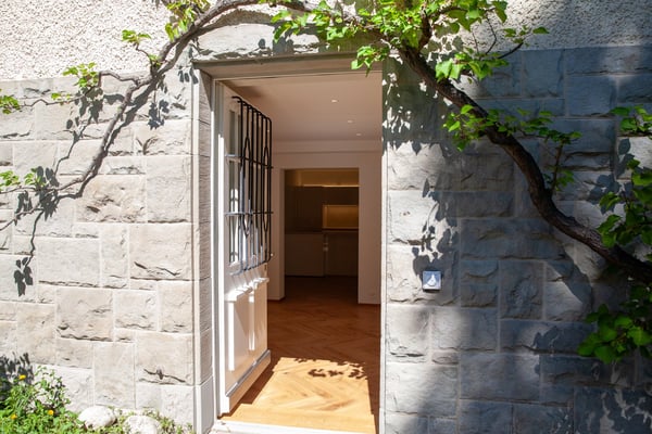 Erstvermietung: Repräsentative 3 ½-Zimmerwohnung in historischer Zürichbergvilla mit eigenem Garten 2