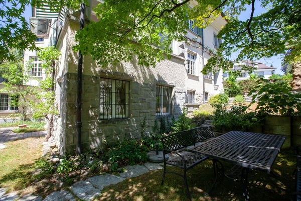 Erstvermietung: Repräsentative 3 ½-Zimmerwohnung in historischer Zürichbergvilla mit eigenem Garten 10