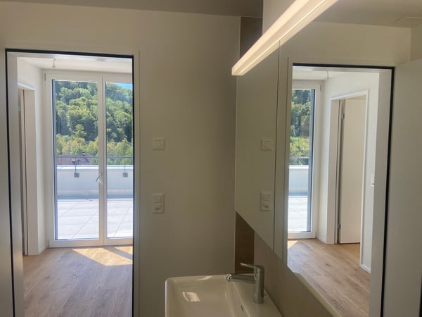 4.5-Zimmer-Doppeleinfamilienhaus an privilegierter Hanglage 16