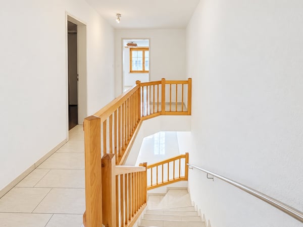 3.5-Zimmer-Maisonettewohnung im Dorfzentrum mit zwei Autoeinstellplätzen 8