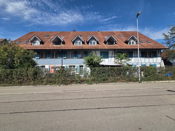 3.5-Zimmer-Maisonettewohnung im Dorfzentrum mit zwei Autoeinstellplätzen 1