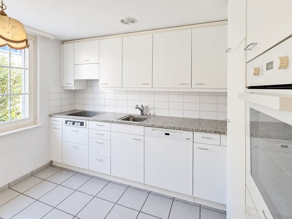 3.5-Zimmer-Maisonettewohnung im Dorfzentrum mit zwei Autoeinstellplätzen 10