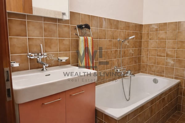 Chalet con terreno edificabile di 1387 m² e garage 12
