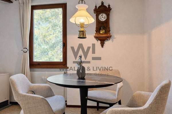 Chalet con terreno edificabile di 1387 m² e garage 8