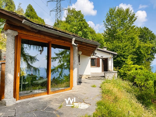 Chalet mit grosszügigem Umschwung in Cardada 1