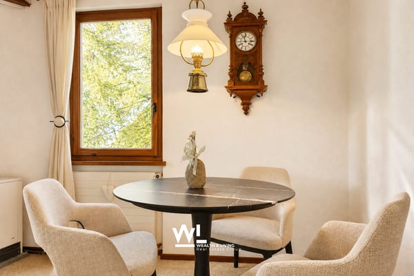 Chalet mit grosszügigem Umschwung in Cardada 7