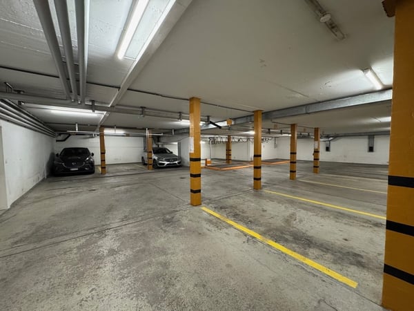 Exklusiver Tiefgaragenparkplatz im Herzen von St. Moritz zu vermieten! 3
