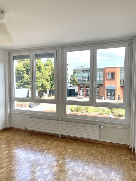 Proche Aéroport et organisations internationales 6