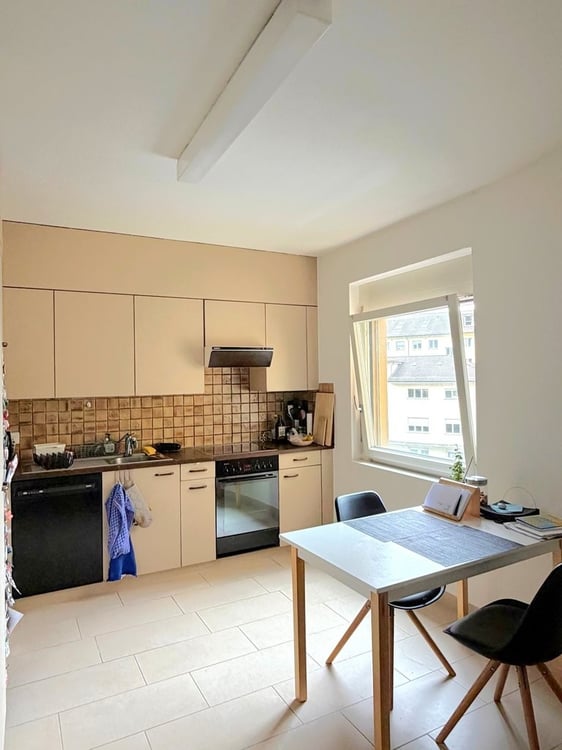 Charmante 4-5-Zimmerwohnung im Kreis 3 3