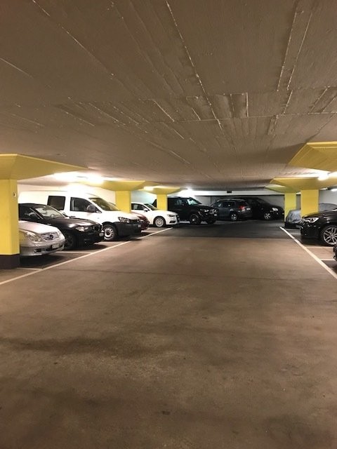 Einstellplatz zu vermieten in Zürich Albisrieden 2