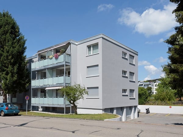 Aussenparkplatz nahe Bahnhof Jona 3