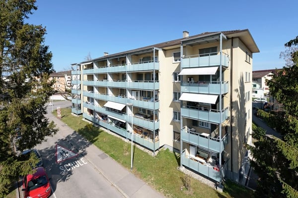 Zentral gelegene Wohnung mit grossem Balkon 1