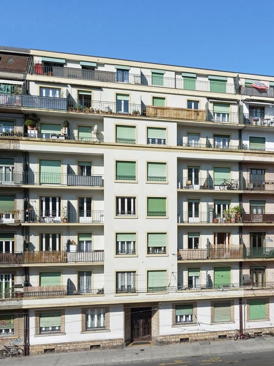 Attique moderne avec balcons - Jonction 1