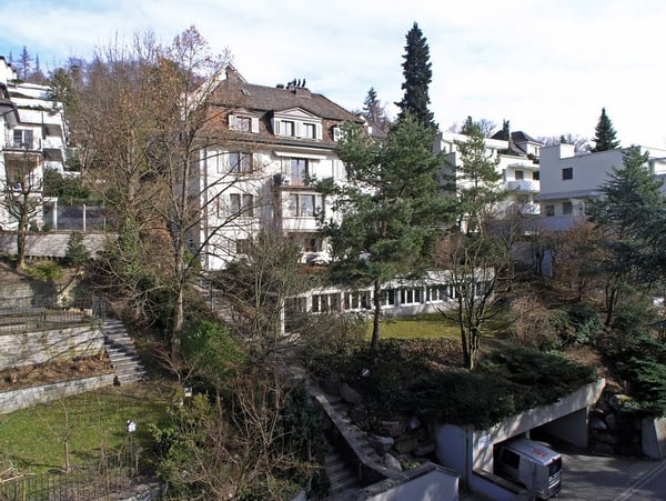Autoeinstellplatz in Tiefgarage zu vermieten, Zürich Kreis 6 2