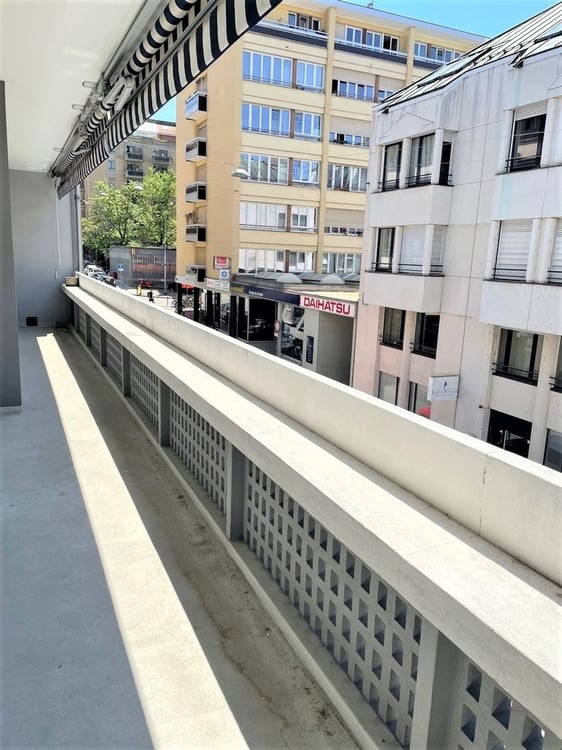Eaux-Vives : bel appartement avec balcon 11