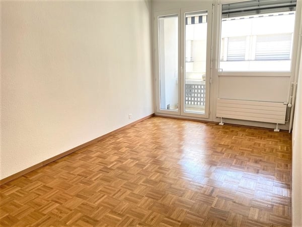 Eaux-Vives : bel appartement avec balcon 8