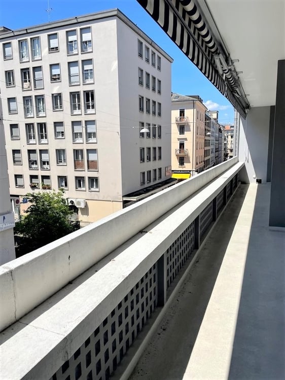 Eaux-Vives : bel appartement avec balcon 10