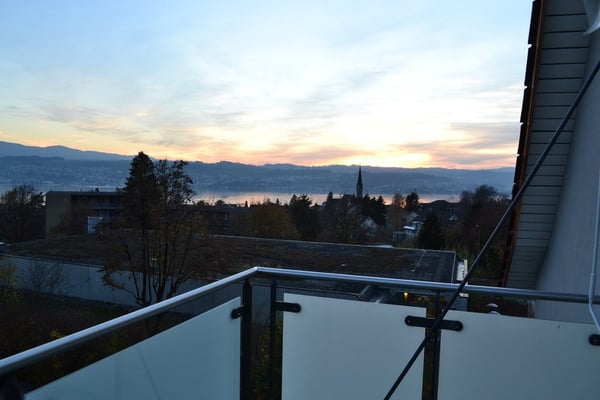 Moderne Wohnung mit Sicht auf den Zürichsee 7