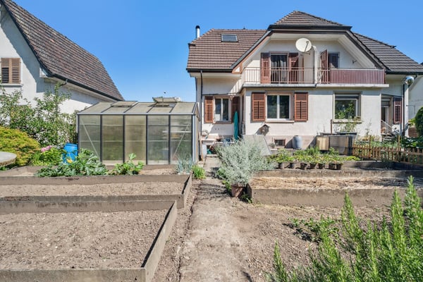 Stadtnah mit Garten und viel Potenzial 2