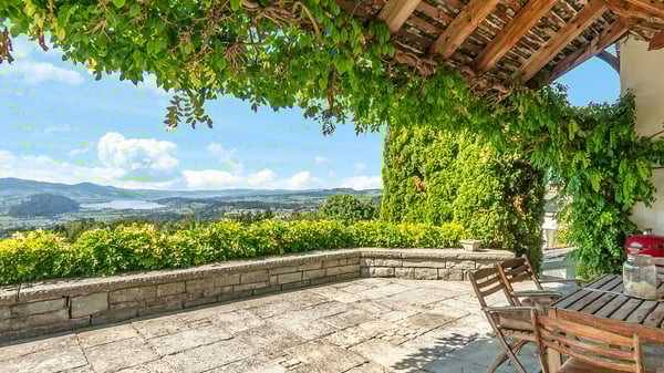 Einzigartiges Landhaus mit Alpenblick und Spa 1