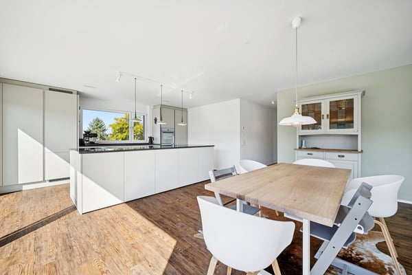 Exklusive Attikawohnung mit einzigartiger Ruhe und Weitsicht 1