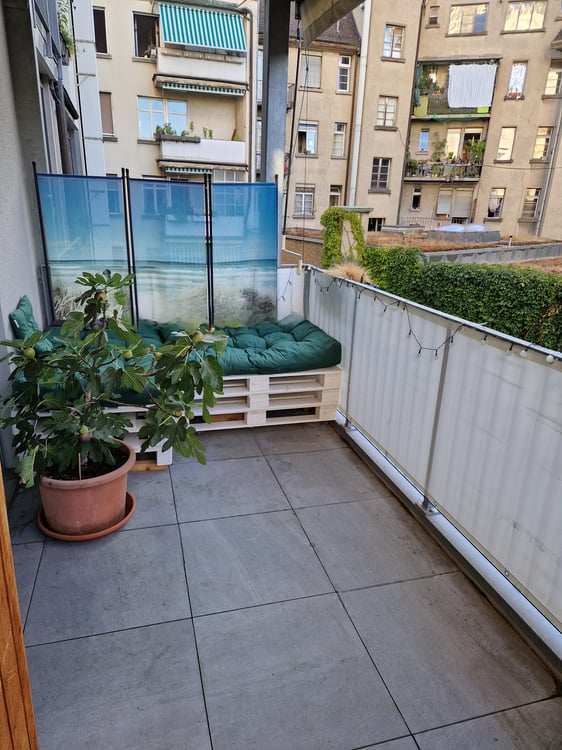 Moderne Wohnung an zentraler Lager 5
