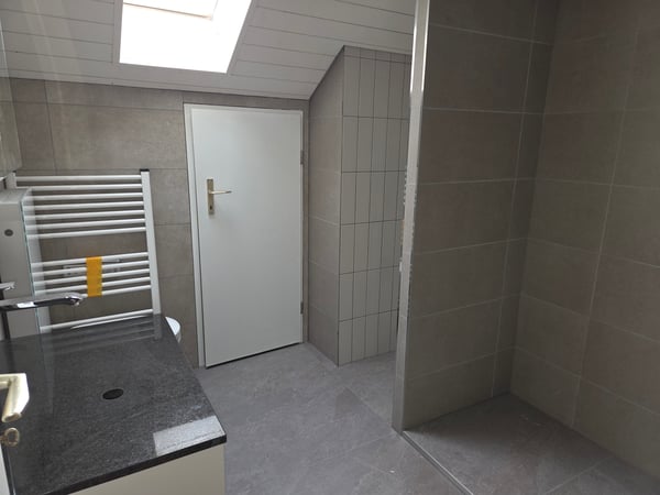 renovierte 2.5-Zimmer-Dachwohnung 2