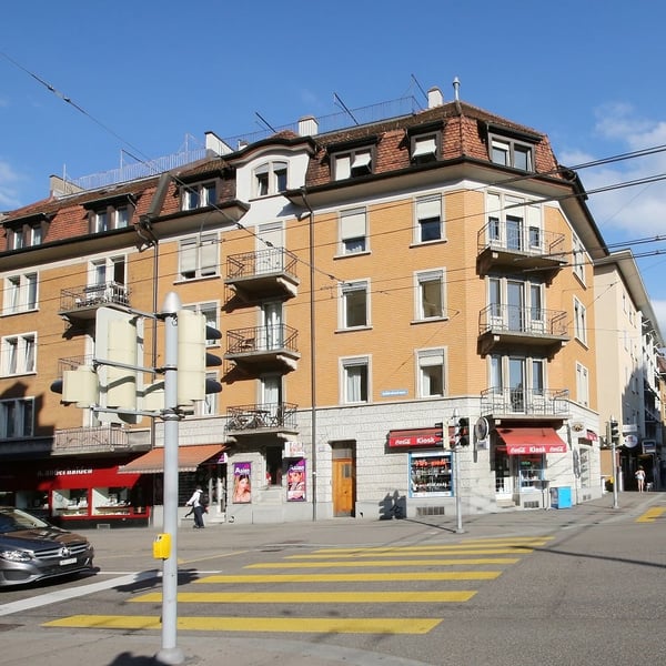 BEFRISTUNG BIS 11.01.2028: 1-Zimmer-Altbauwohnung im 1. OG mit 2 Balkonen, im Kreis 1 9