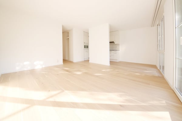 Grosszügige und elegante 1.5 Zimmerwohnung mit eigenem Gartensitzplatz (30m2) 2