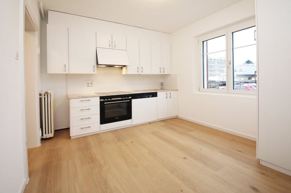 Gepflegtes Einfamilienhaus an zenraler Lage mit grossem Garten in Urdorf 4