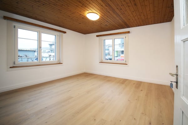 Gepflegtes Einfamilienhaus an zenraler Lage mit grossem Garten in Urdorf 5