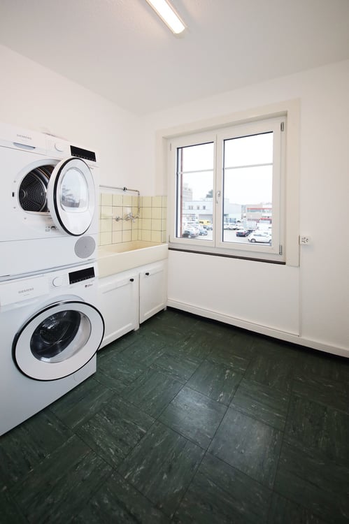 Gepflegtes Einfamilienhaus an zenraler Lage mit grossem Garten in Urdorf 12