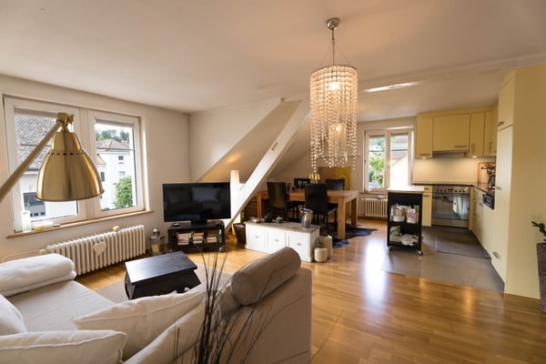 Charmante 3-Zimmer-Dachwohnung in Adliswil 4