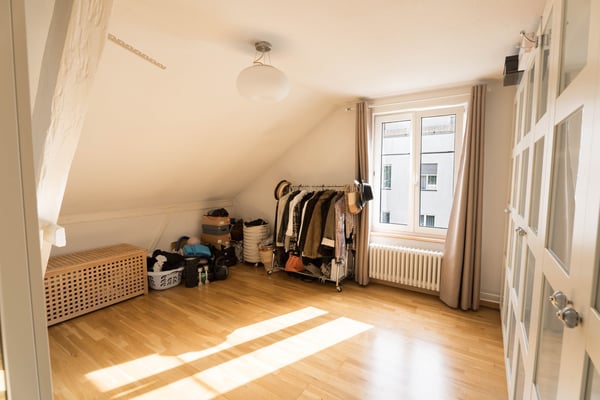 Charmante 3-Zimmer-Dachwohnung in Adliswil 8