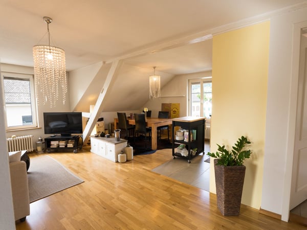 Charmante 3-Zimmer-Dachwohnung in Adliswil 3
