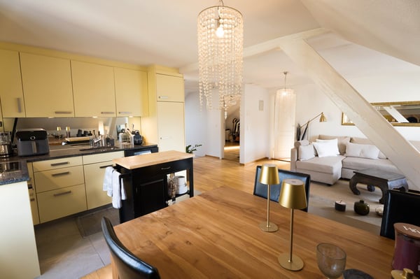 Charmante 3-Zimmer-Dachwohnung in Adliswil 2