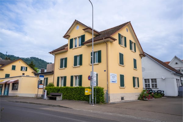 Charmante 3-Zimmer-Dachwohnung in Adliswil 10