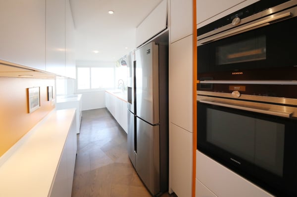 Liebhaberobjekt - 5 1/2-Zimmer-Wohnung mit Terrasse und Weitsicht über Zürich, See und Berger 6