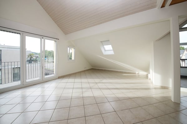 gepflegte und renovierte Dachwohnung (86 m2) mit Terrasse (10 m2) 8