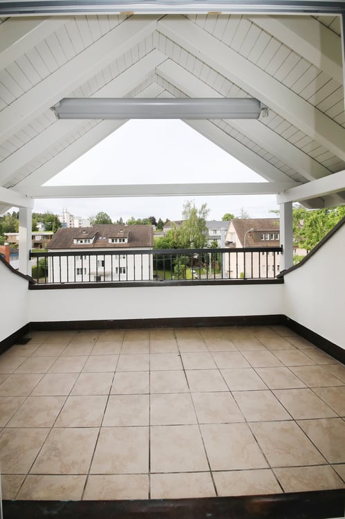 gepflegte und renovierte Dachwohnung (86 m2) mit Terrasse (10 m2) 3