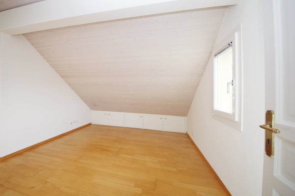 gepflegte und renovierte Dachwohnung (86 m2) mit Terrasse (10 m2) 6
