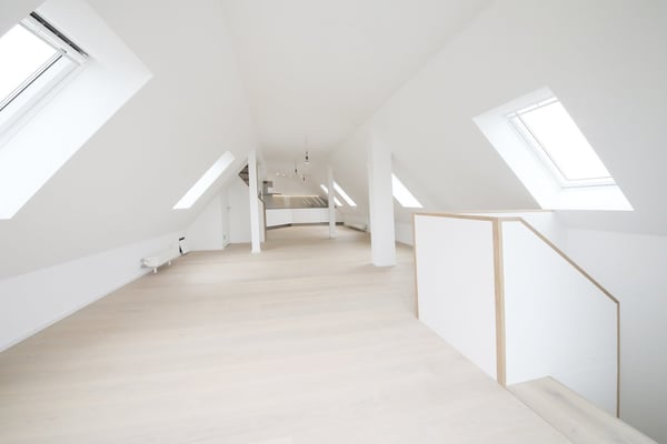 Top 3 1/2-Zimmer-Maisonette-Dachwohnung (115 m2) mit 2 Terrassen, Stauffacher 10