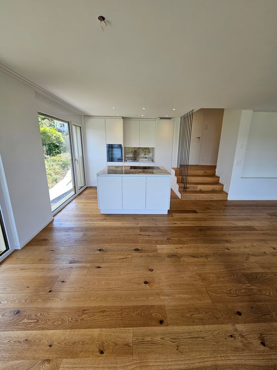 Exklusive 4.5-Zimmerwohnung mit Gartensitzplatz und Weitsicht 3