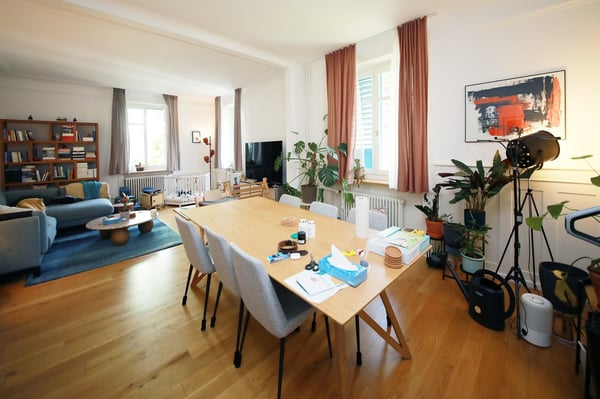 Charmante 3.5-Zimmer-Altbauwohnung mit Balkon an zentraler Lage in Zürich 8006 2