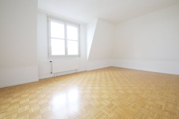 Gepflegte 3-Zimmer-Dachwohnung an absolut ruhiger Lage, Nähe Nordbrücke 5