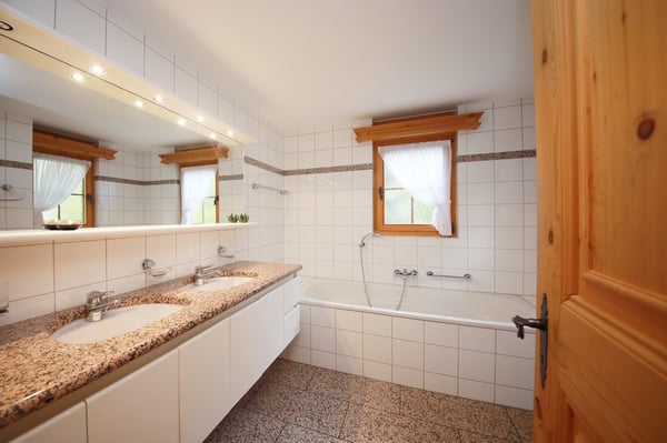 4.5-Zimmer-Top-Wohnung (140 m2) in charmantem Chalet mit Sauna - Klosters Platz 15