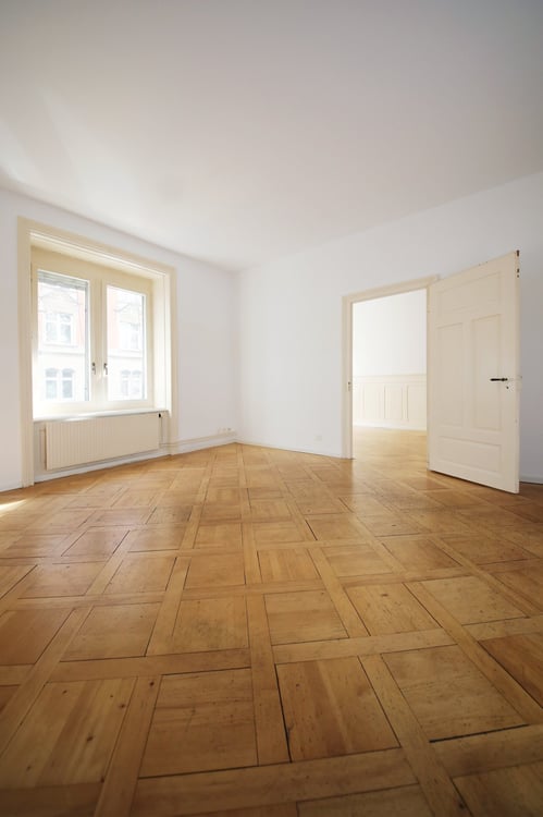 BEFRISTUNG - Altbauwohnung im 1. OG, beste Lage Kreis 4 3