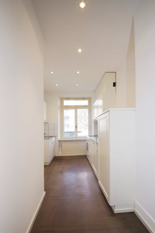 BEFRISTUNG - Altbauwohnung im 1. OG, beste Lage Kreis 4 5