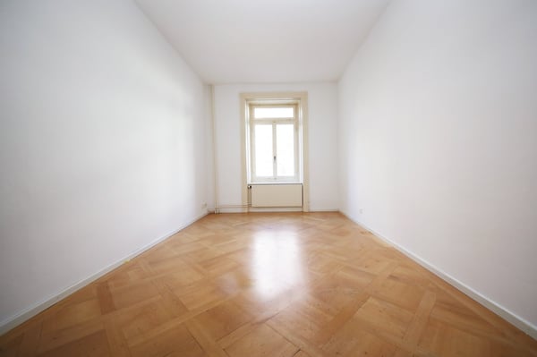 BEFRISTUNG - Altbauwohnung im 1. OG, beste Lage Kreis 4 4
