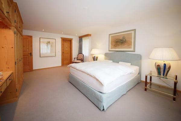3.5-Zimmer-Top-Wohnung (115 m2) in charmantem Chalet mit Sauna - Klosters Platz 11